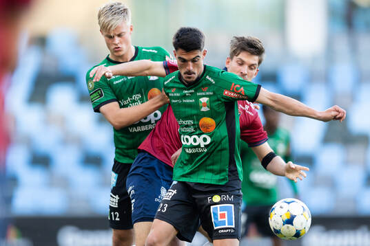 Varbergs Edvin Tellgren och Marc Ante Tokich mot Örgrytes Daniel Paulson