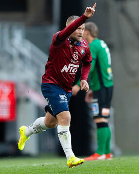 Örgrytes Nicklas Bärkroth jublar efter 5-1
