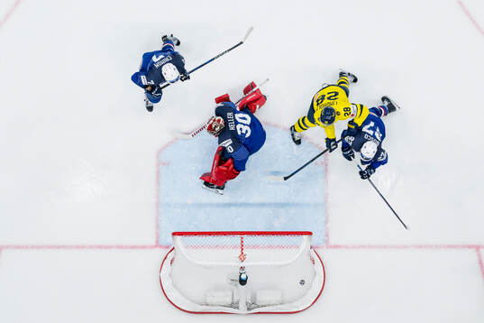 Elias Lindholm of Sweden scores the 0-3 goal