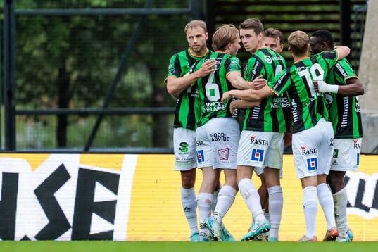 GAISs Ibrahim Diabate jublar med lagkamrater efter 1-1