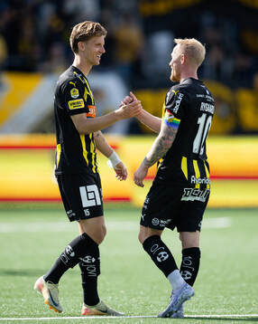 Häckens Samuel Leach Holm och Mikkel Rygaard Jensen jublar