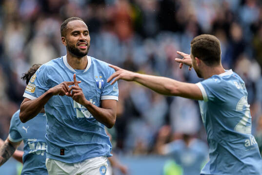 Malmö FFs Isaac Kiese Thelin jublar efter 3-0