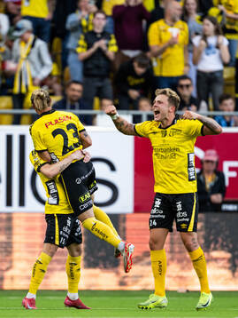 Elfsborgs Simon Hedlund, Niklas Hult och Frederik Ihler jublar efter 4-0