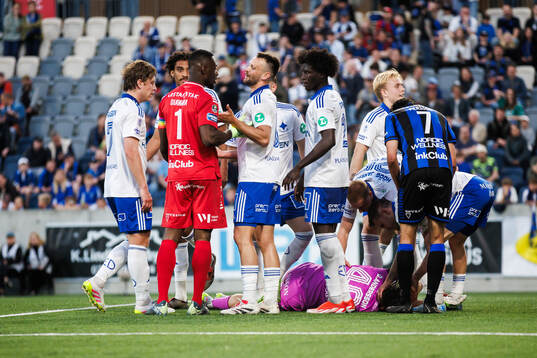 Sirius målvakt Ismael Diawara och IFK Norrköpings Max Watson