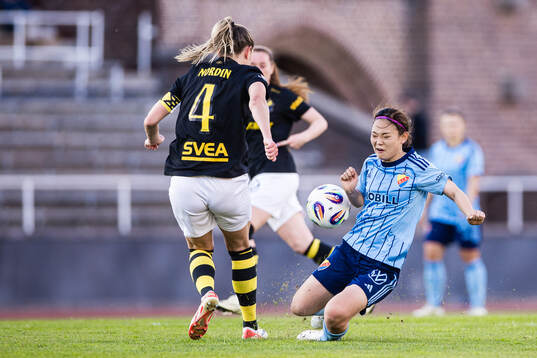AIKs Jennie Nordin och Djurgårdens Urara Watanabe