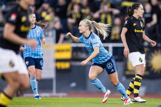 Djurgårdens Tove Almqvist jublar efter 4-0