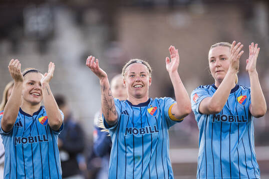 Djurgårdens Therese Åsland jublar
