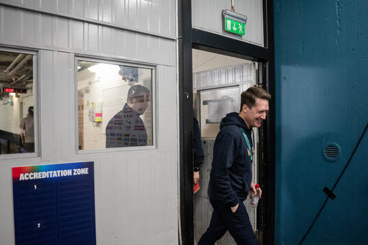 coach Sam Hallam of Sweden ahead of a practice session