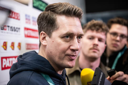 coach Sam Hallam of Sweden in the mixed zone ahead of a practice session