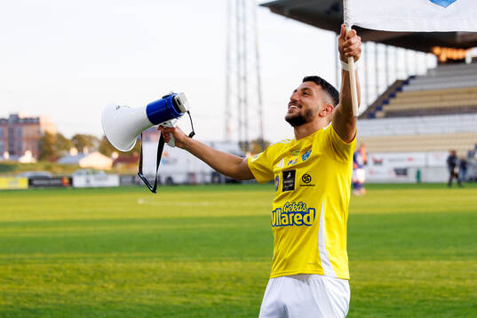 Falkenbergs Leonardo Farah Shahin jublar