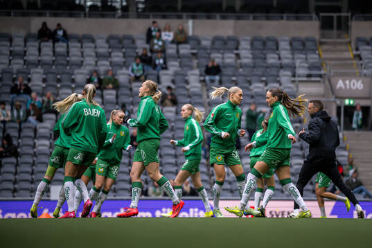 Hammarbys spelare värmer upp