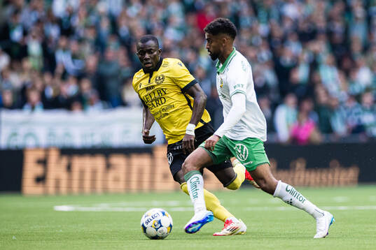 Mjällbys Uba Charles Nwokoma och Hammarbys Tesfaldet Tekie