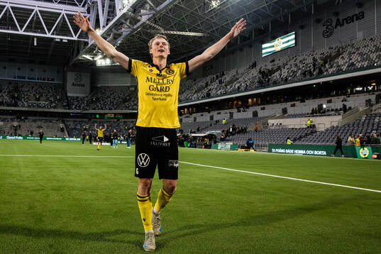 Mjällbys Alexander Johansson jublar