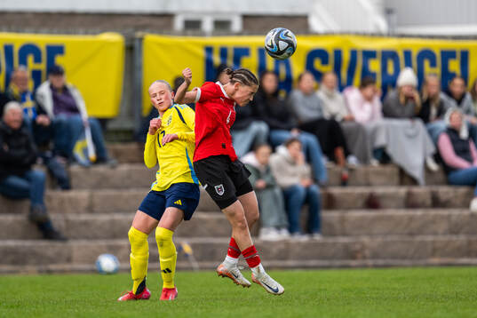 Sveriges Stina Myrén och Österrikes Elina Schitter