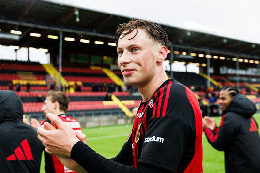Östersunds Philip Bonde jublar