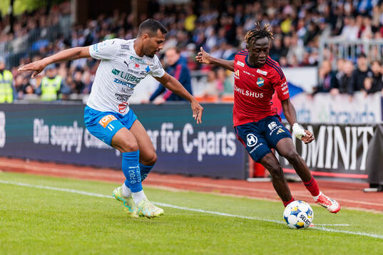 Värnamos Wenderson Oliveira do Nascimento och Östers Youssoupha Sanyang