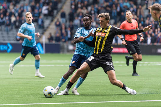Djurgårdens Tokmac Nguen och Häckens Adam Lundkvist