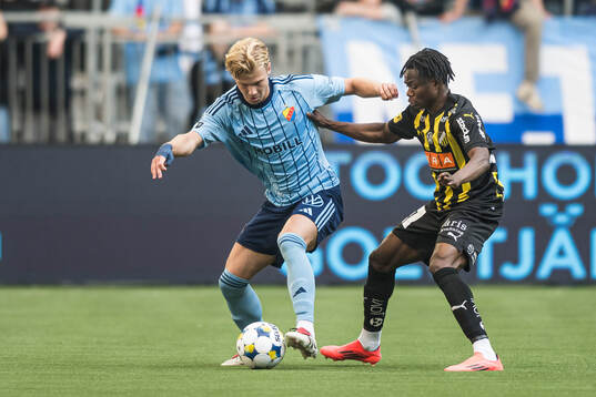 Djurgårdens Theo Bergvall och Häckens Severin Nioule