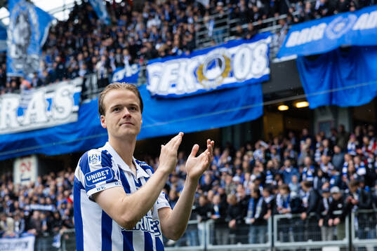 IFK Göteborgs August Erlingmark tackar publiken