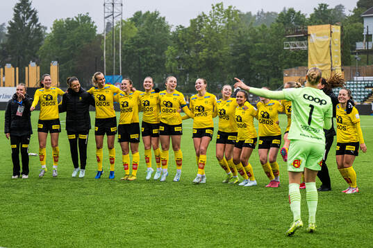 Players of LSK Kvinner celebrates