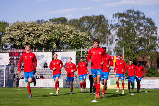 Helsingborgs spelare värmer upp