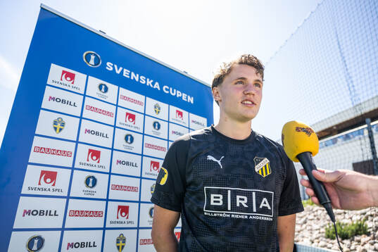 Häckens Filip Öhman intervjuas