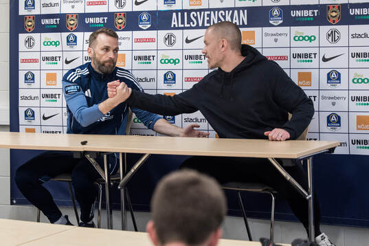 Djurgårdens tränare Jani Honkavaara och Brommapojkarnas tränare Ulf Kristiansson