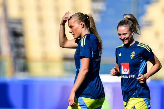 Smilla Holmberg and Rebecka Blomqvist of Sweden ahead of the Women's Nations League football match between Italy and Sweden on May 30, 2025 in Parma. 