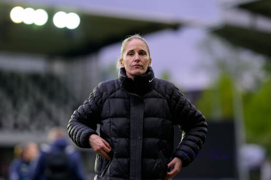 Head coach Gemma Grainger Head coach Gemma Grainger