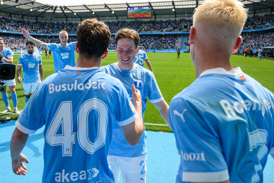 Malmö FFs Kenan Busuladzic och Johan Karlsson jublar efter 2-0