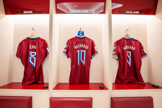 The kits of Sander Berge, Martin Ødegaard and Erling Braut