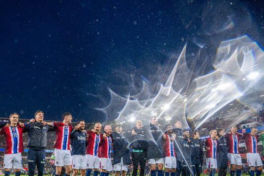 Players of Norway celebrate