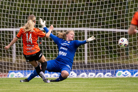 Kristianstads Tilda Persson gör 0-2 bakom Alingsås
