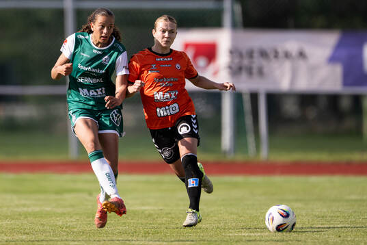 Alingsås Malva Larsson och Kristianstads Beata Olsson