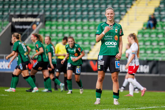 Varbergs Mollie Josefsson jublar