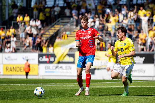 Helsingborgs Adrian Svanbäck och Falkenbergs Oskar Lindberg