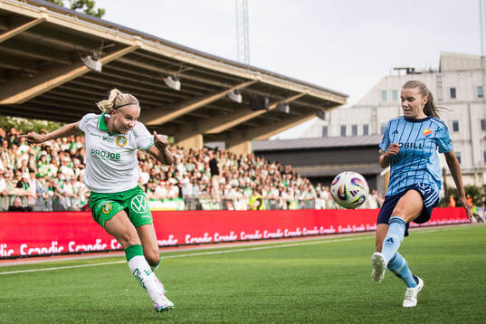 Hammarbys Stina Lennartsson och Djurgårdens Ebba Hed