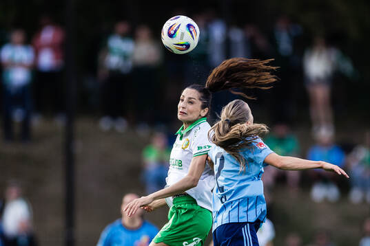 Hammarbys Nadia Nadim och Djurgårdens Ebba Hed
