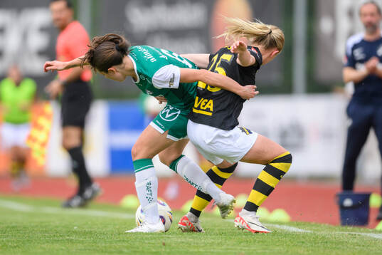 Alingsås Johanna Barth och AIKs Olivia Lindstedt