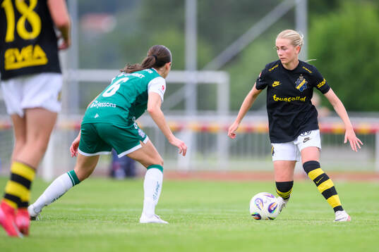 Alingsås Johanna Barth och AIKs Olivia Lindstedt