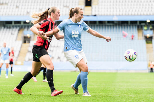 Brommapojkarnas Johanna Svedberg och Malmö FFs Sara