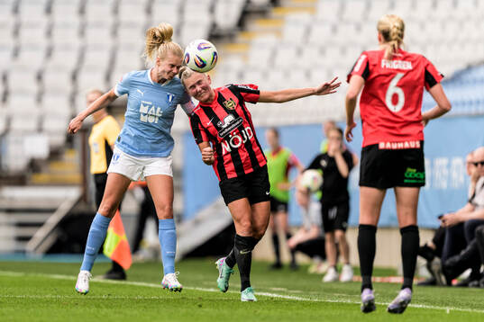 Malmö FFs Nellie Lilja och Brommapojkarnas Ellen Toivio