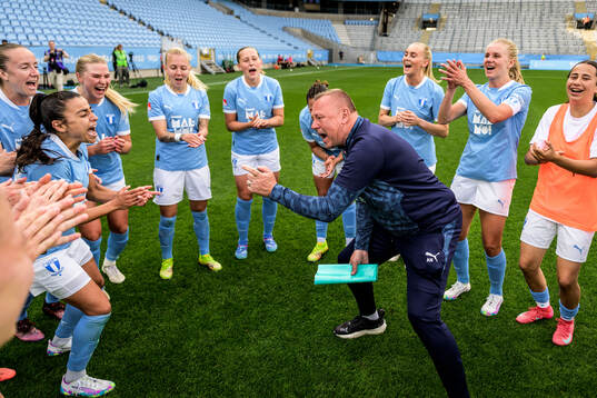 Malmö FFs Ines Belloumou och lagledare Anders Nilsson