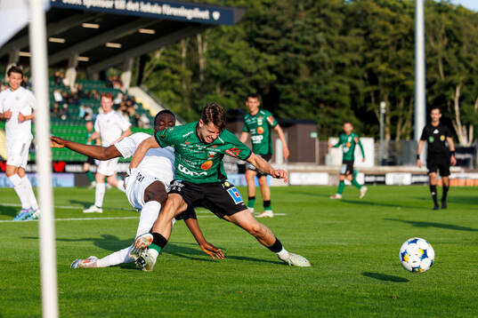 Utsiktens David Tokpah och Varbergs Arvid Wiklund
