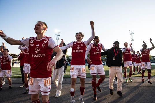 Sandvikens spelare jublar