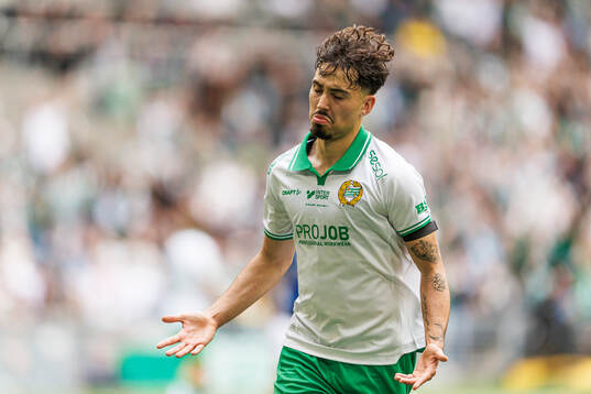 Hammarbys Sebastian Tounekti jublar