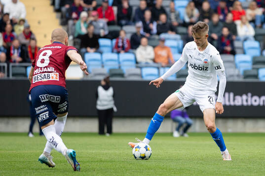 Örgrytes Amel Mujanic och Helsingborgs Adrian Svanbäck