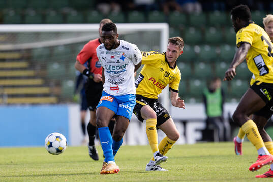 Värnamos Johnbosco Samuel Kalu och Elfsborgs Jens Jakob