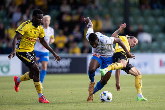 Elfsborgs Ibrahim Buhari, Värnamos Johnbosco Samuel Kalu