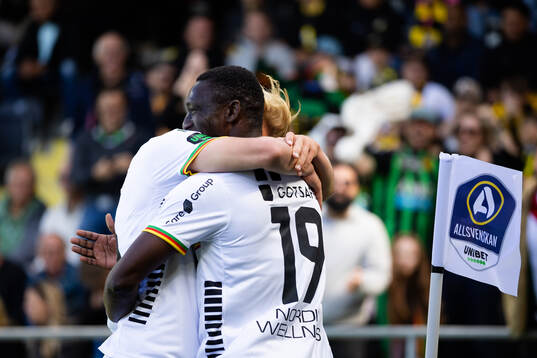 GAIS Ibrahim Diabate jublar ihop med Rasmus Niklasson
